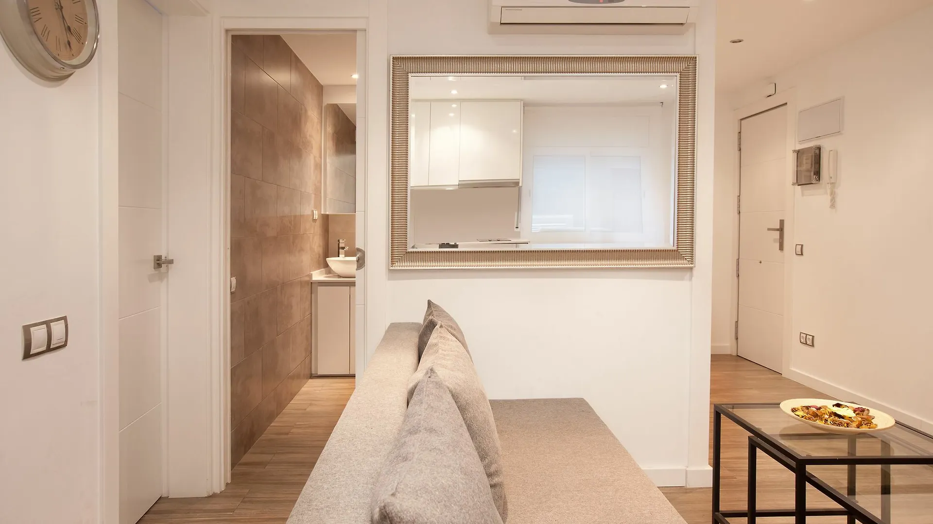 ברצלונה Apartment Industria 0*,  ספרד